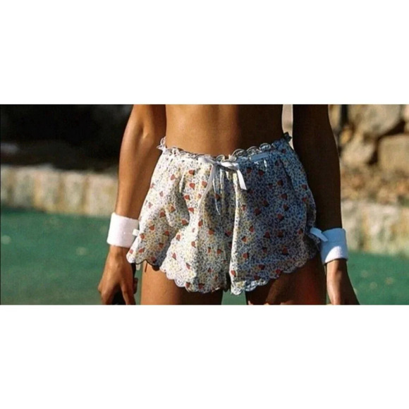 For love & lemons Women’s strawberry kiss shorts Size L - Picture 3 of 16